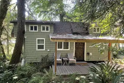 Image de The Hideaway Tiny House in the Woods
