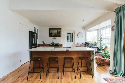 Image de Mountain Midcentury Stunner w/ Blue Ridge Views + Hot Tub + Fire Pit