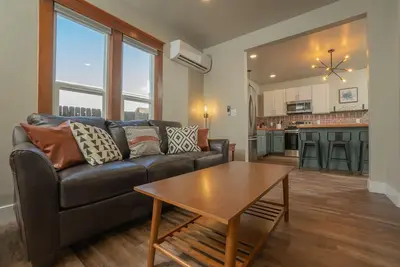 Image de 18 Road and Down Uppity Downtown Fruita Pad! 2 Units in 1. Free 🚲 Storage.