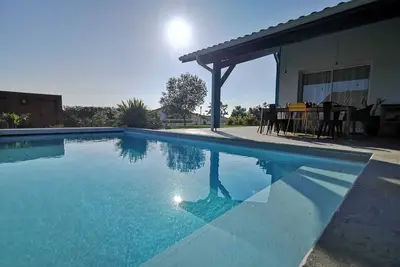 Image de Villa avec piscine chauffée proche plages et golf