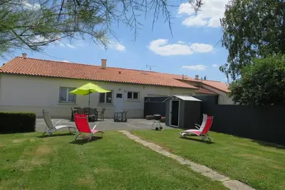 Image de Gîte familial avec belle cour, 3 chambres, proche vignobles et activités, au calme en campagne angevine