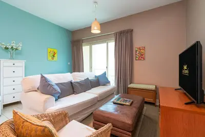 Image de ★Luxe 1bd Apt/Sleeps 4/Parking/Pool/Gym/ ★