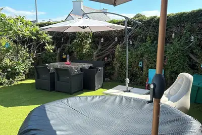 Image de Maison de Vacances Confortable Spa Piscine Jardin