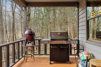 Image de Family-Sized Mountain Cabin w/Hot Tub, Wood Fireplace, Dog-Friendly!