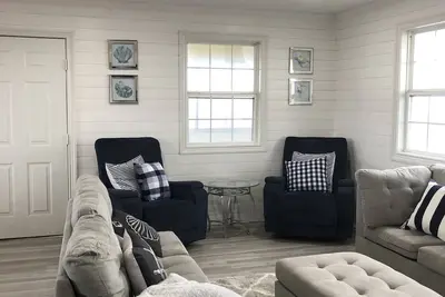 Image de Beautiful Waterfront view Camp in Cocodrie w\/ a big enclosed porch, bigDeck