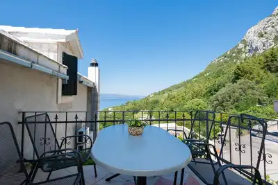 Image de Belle maison de 2 chambres à Baska Voda