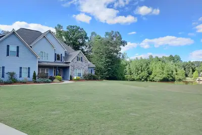 Image de Senoia, Ga 5 bed 4 bathroom, 2 miles from downtown Senoia!