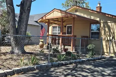 Image de Cozy cabin-like 2 bedroom home