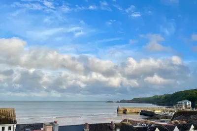 Image de Modern Cottage, Panoramic Sea View, private deck, 100m from Saundersfoot beach