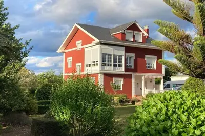 Image de Espaciosa casa perfecta para familias, amigos en la Marina Lucence