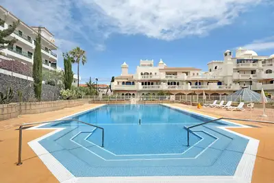 Image de Apartamento Parque Lotos avec vue sur la montagne, piscine, Wi-Fi et terrasse