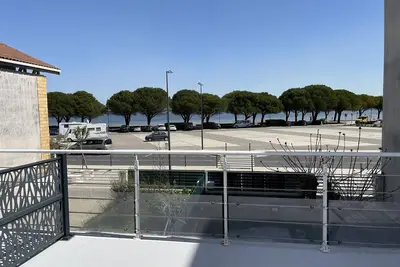 Image de le lac devant sa porte- base de Bombannes proche, ocean Ă 5 minutes