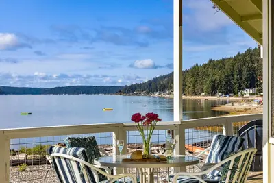 Image de Hood Canal Beach house, Low bank waterfront, enjoy nature from your deck
