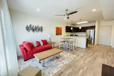 Image de 2m| Unique Lifestyle Center Living| Gated Complex|