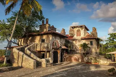 Image de Spectacular Villa Breathtaking Golf course Views