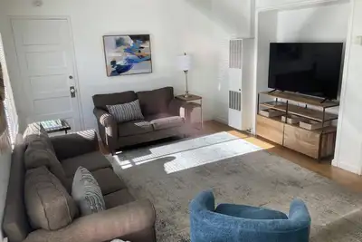 Image de Rare 3 br in Capitola Village with 5pm checkout Jan-Apr+Parking!