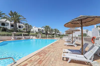 Image de Superbe villa \"Villa Mourisca\" - piscine, wifi, vue sur le jardin, barbecue