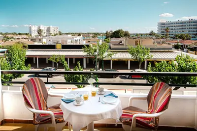 Image de 3 bedroom apartment 200 m. of the beach