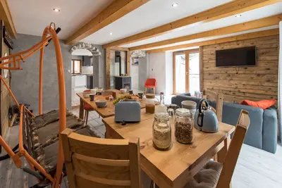 Maison10p Orelle/val Thorens en Plein Coeur des Montagnes :ski Rando Vélo Lacs