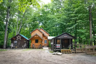 Image de Three lovely Cabins nestled in the woods one minute from Sugarbush Resort