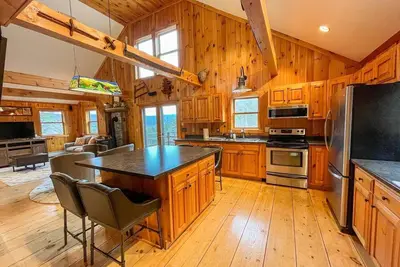 Image de Beautiful Home with views and a hot tub 10 minutes from Sugarbush Resort