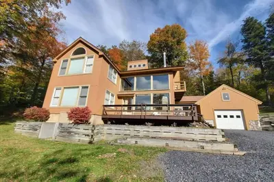 Image de Large multi-family ski home located on the slopes of Sugarbush Resort