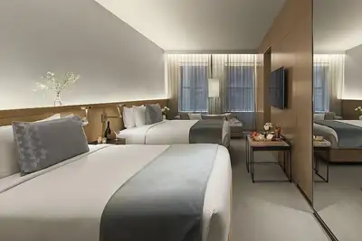 Image de Great Deal! 3 Spacious Units, Close To Popular Landmarks and Trendy Bars!