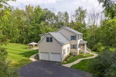 Image de Hidden High Falls 4br Oasis on 3 acres by trail!