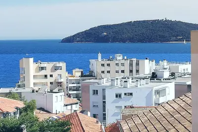 Image de Bel appartement F3 Mourillon  vue mer
