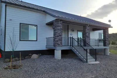 Image de 30+ day rental in Beautiful, Cottage in Pine Valley, Utah!