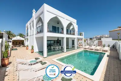 Image de Villa de luxe avec piscine à 5 minutes de la plage