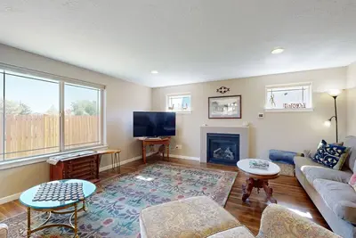 Image de Two-story house near golf & skiing with central Ac, grill, firepit & fireplace