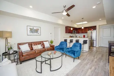 Image de 3n| Charming Private Condo Unit| Unique Gated Complex