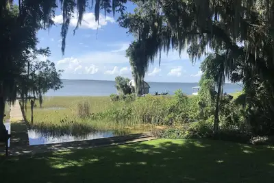 Image de Lakefront Home with Boat Dock