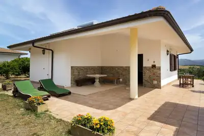 Image de Villa \"Limone\" près de la plage avec climatisation, Wi-Fi, jardin, terrasse et barbecue