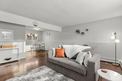 Image de *Midnight Sun Suite*5 mins to Airport *Fast Wifi*