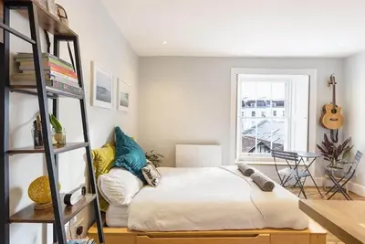 Image de Stylish Flat on Beautiful Clifton Street, Parking