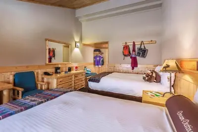 Image de The Perfect Nature Retreat! Dining Options, Bar, and Parking Included!