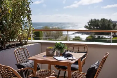 Image de 6 The Bay- modern sea view coastal apartment with Scandi-style interiors