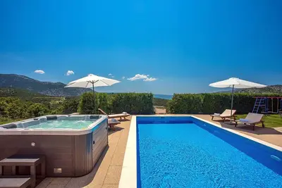 Image de Villa Calma with heated pool, jacuzzi, sauna and 4 bedrooms