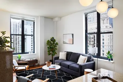 Image de Beautiful Corner 2 Bedroom in the Loop | Roof Deck