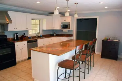 Image de Stunning Home In A Leafy And Quiet Neighborhood