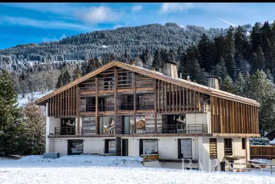 Image de Appartement 170 m2, 4 chambres /  rez-de-jardin  / 10 min à pied du centre