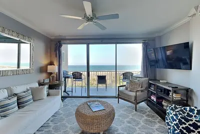 Image de Beachfront retreat w. ocean views + resort amenities.