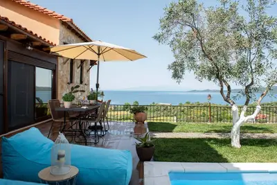 Image de Dandy on the Beach Nea Roda, Komitsa Beach | Private Villa with Pool |Sea View