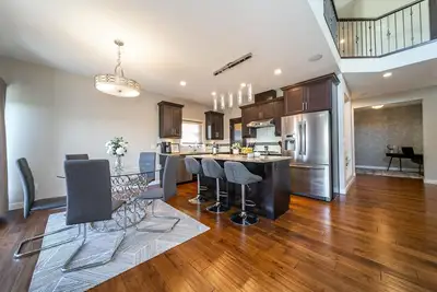 ★Huge Luxury Home ★ Patio ★ Games Room ★ WiFi!