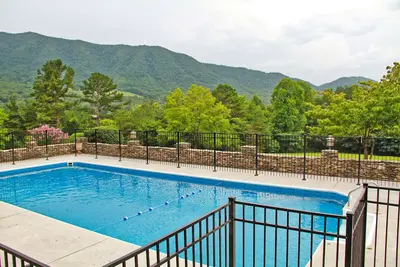 Image de Premier Lodge with Private Pool and Amazing Views!
