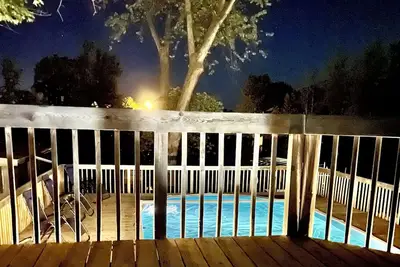 Image de Lake Wawasee Escape: private pool, hot tub, pier, kayaks & paddleboat! ! !