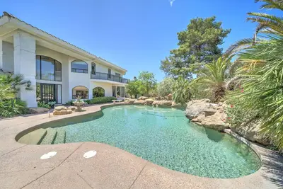 Image de Beautiful! On the Golf course/ Swimming/ Resort style home