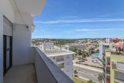 Image de Appartement Torre Sol 909 en bord de mer avec piscine, jardin et balcon